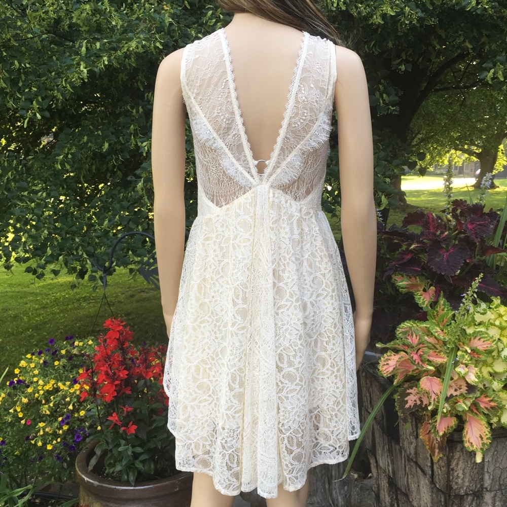 NWT FREE PEOPLE INTRICATE IVORY & GOLD OVERLAY LINED DRESS - Picture 2 of 12